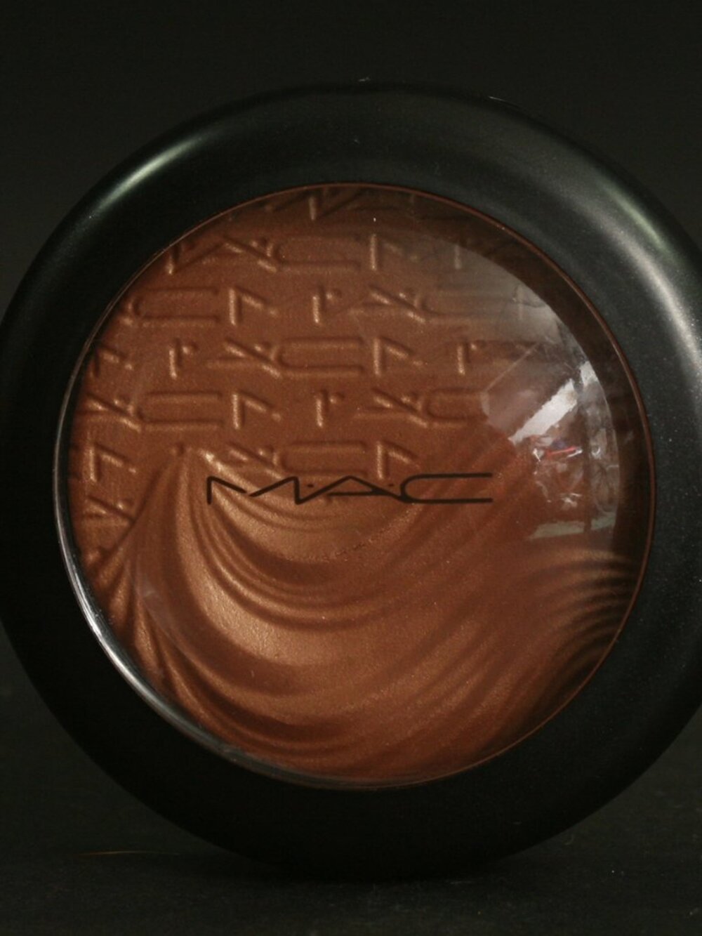 NEW MAC Magnetic Appeal Extra Dimension Skinfinish